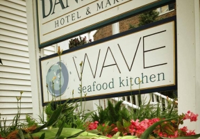 Long Island Blogger: Wave Restaurant and Lounge