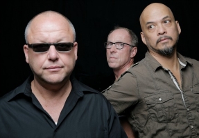 Pixies announce ‘Indie Cindy’ album —  first new full-length since 1991′s ‘Trompe le Monde’