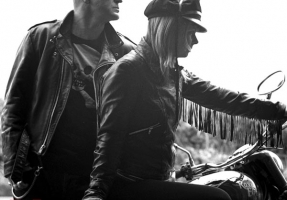 The Vaselines prep new album ‘V for Vaselines,’ offer free download of ‘One Lost Year’