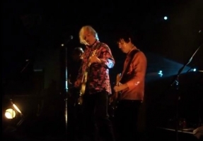 Watch Johnny Marr and Robyn Hitchcock play ‘Please, Please, Please Let Me Get What I Want’