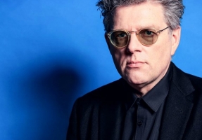 Video: Tom Bailey plays Thompson Twins songs for first time in 27 years ahead of U.S. tour