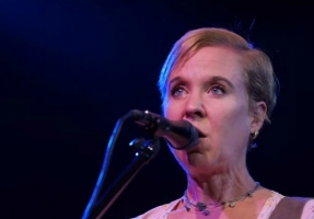 Watch a 9-song Throwing Muses performance filmed at Seattle’s Triple Door last year