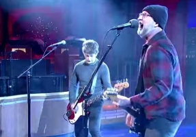 Watch Bob Mould blow the roof off ‘The Late Show with David Letterman’